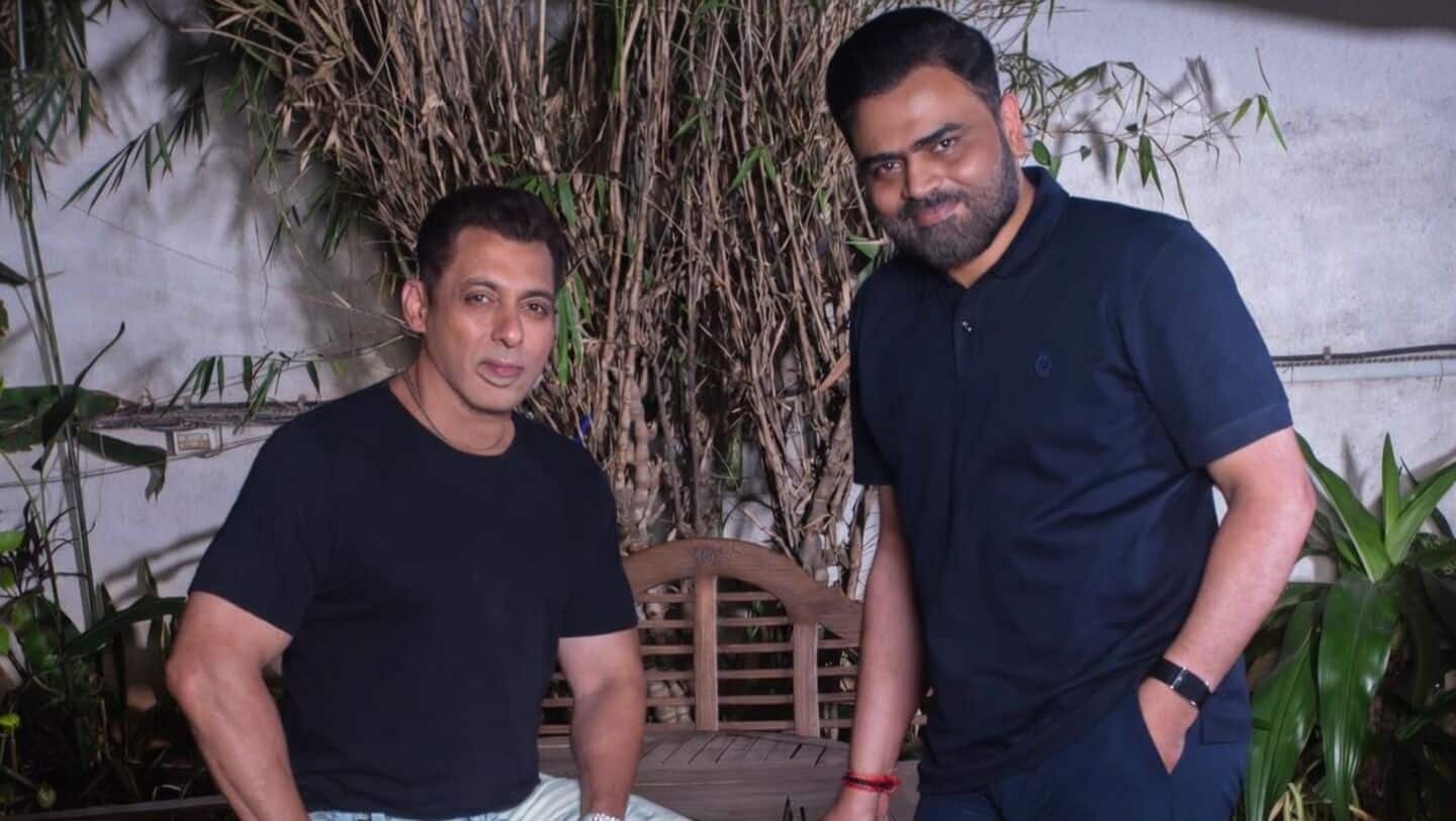 Khan announces 1st collaboration with Paidipally and Raju, shooting April