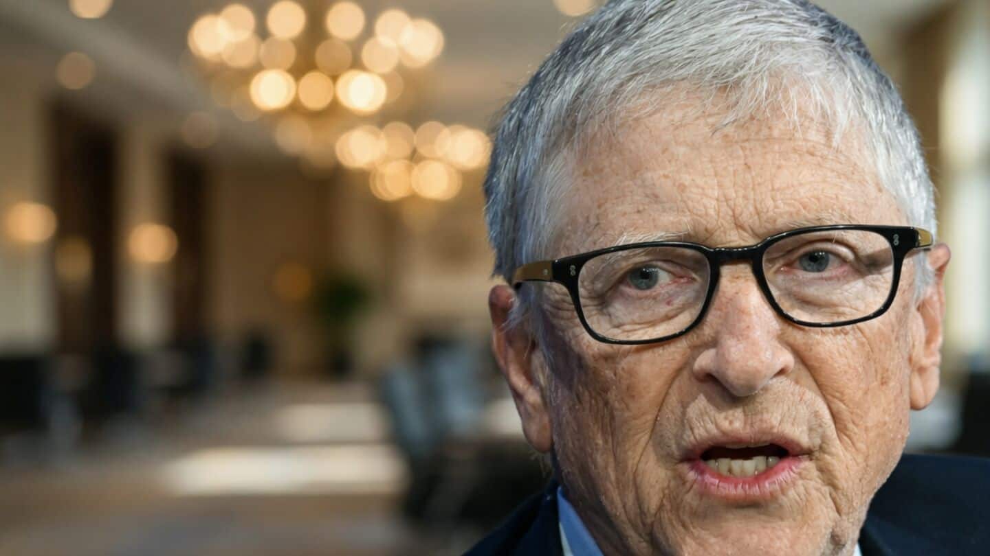 Bill Gates urges Donald Trump to impose government AI rules