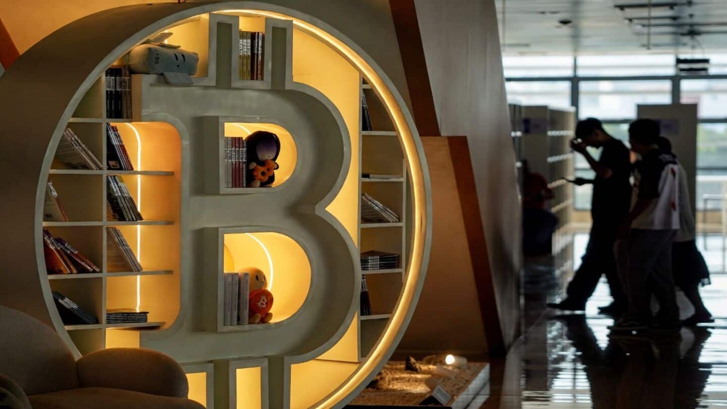 Kevin Warsh warning at Jackson Hole pushes Bitcoin under $80,000
