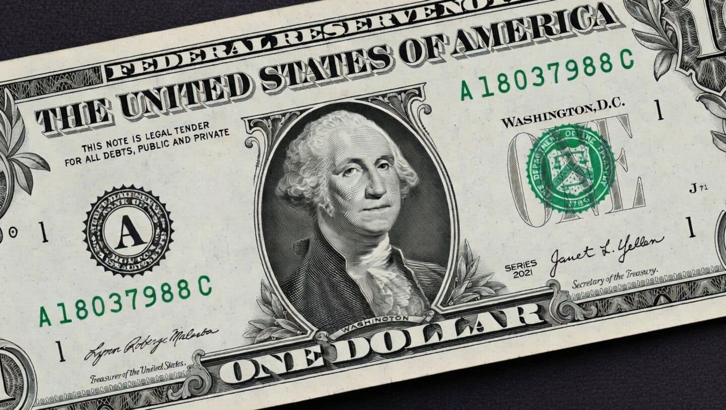 India's foreign exchange reserves rise $3.83 billion to $700.946 million