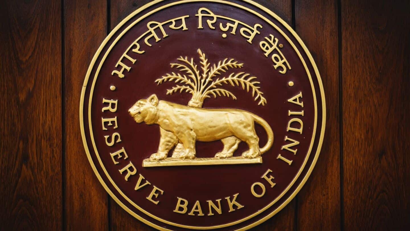 India's foreign exchange reserves fall $7.79 billion to $690.7 billion