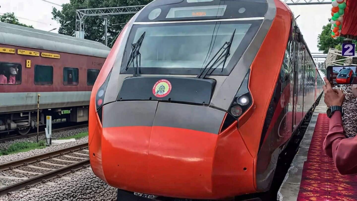 IRCTC slaps ₹50L fine on Vande Bharat Express caterer