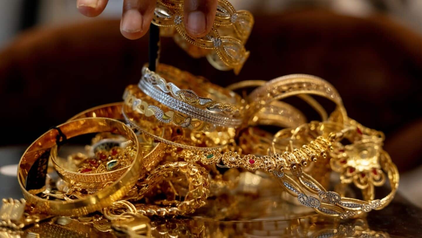 Gold bounces back sharply, regains ₹1.41L mark