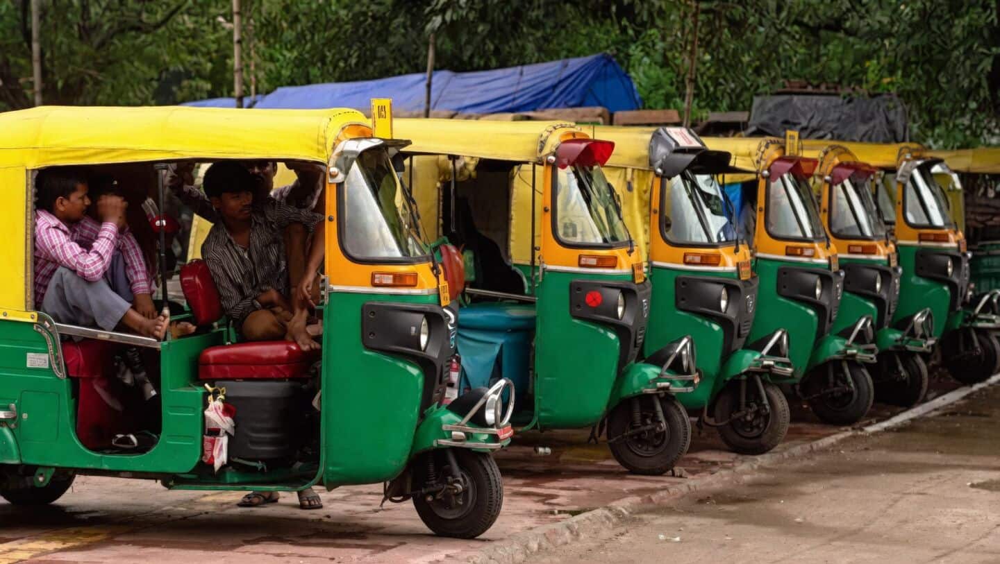 Delhi auto and taxi drivers pause May 21-23 over fares