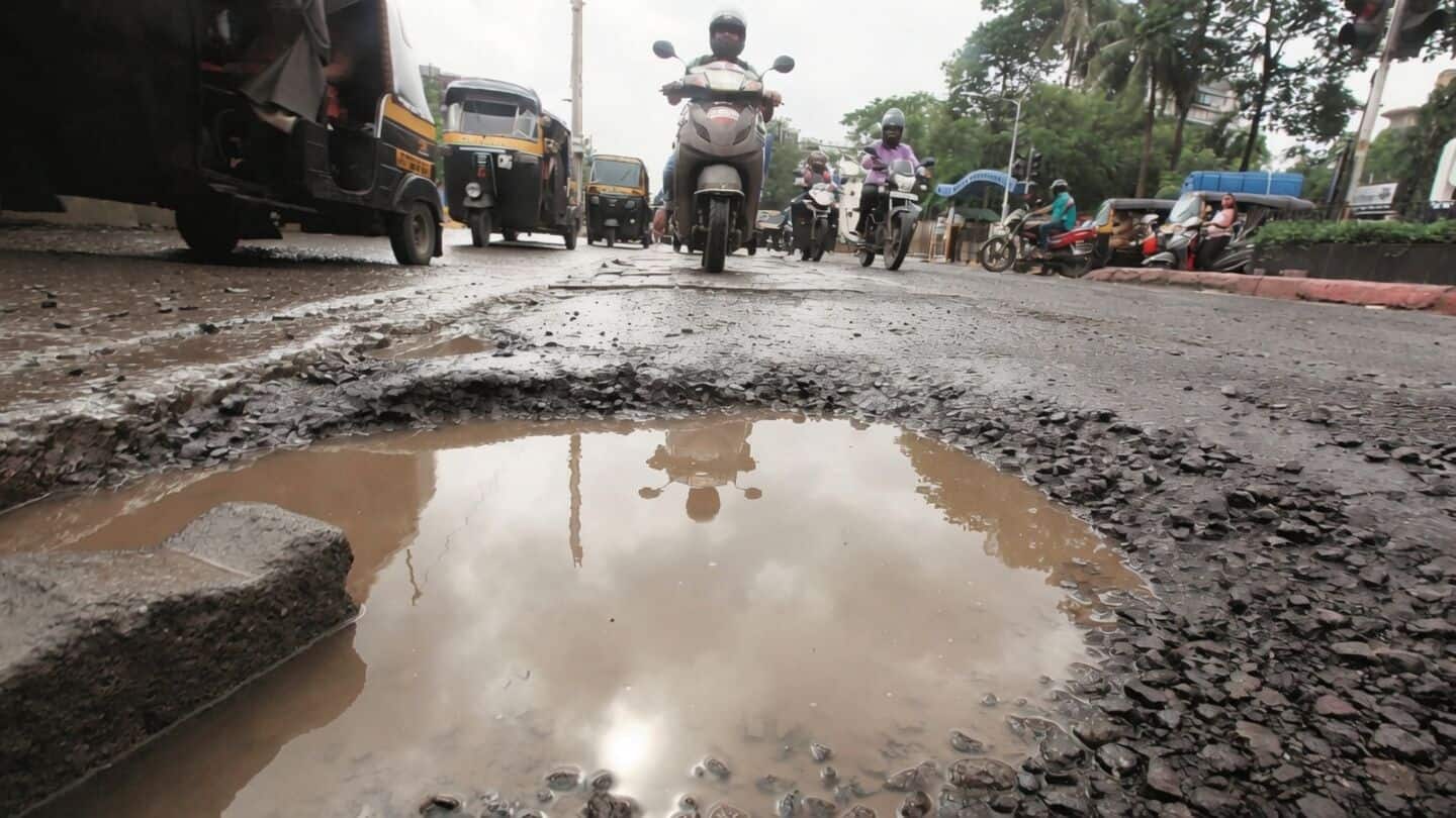 Delhi PWD patches over 2,800 potholes in monsoon readiness drive