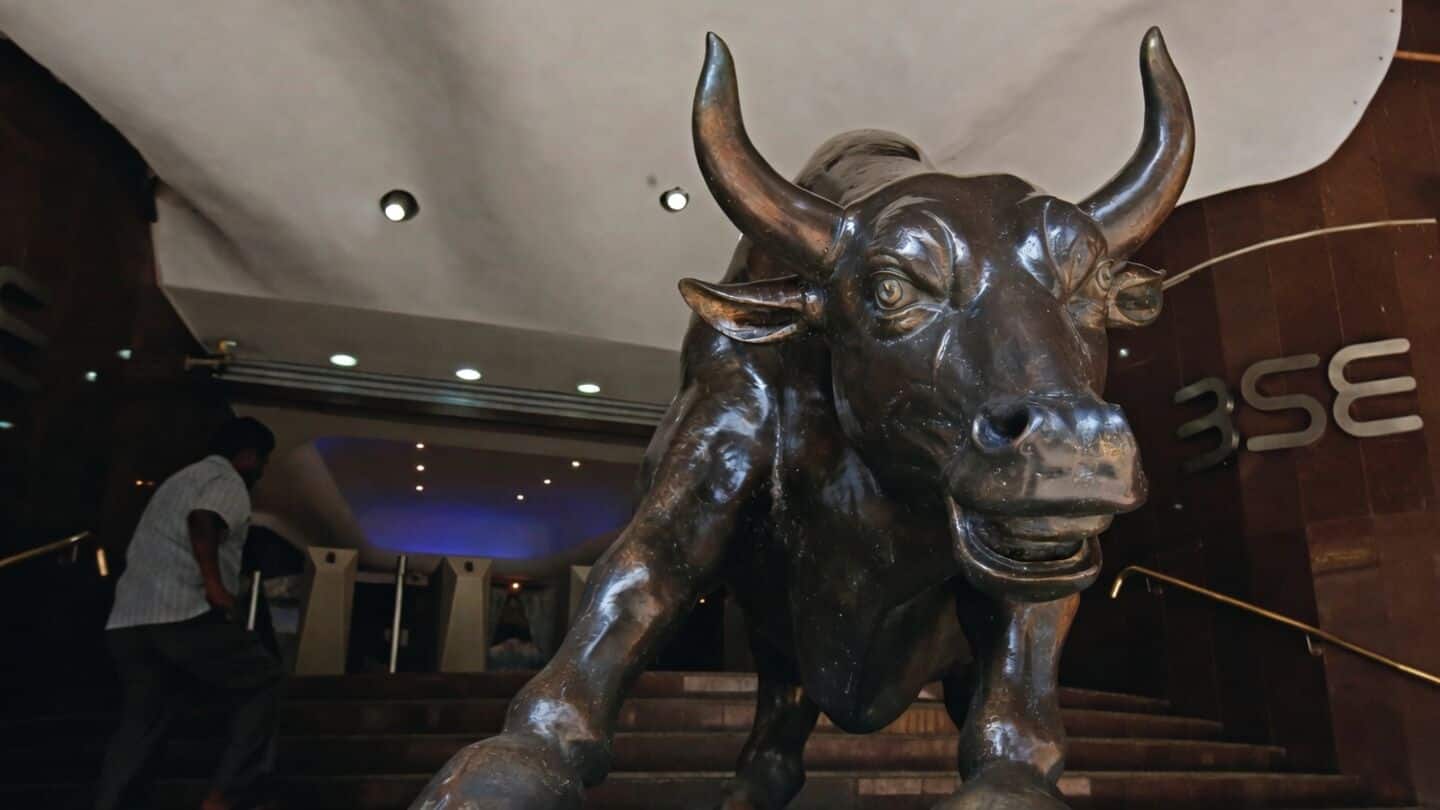 Sensex and Nifty start flat amid oil volatility, cautious investors
