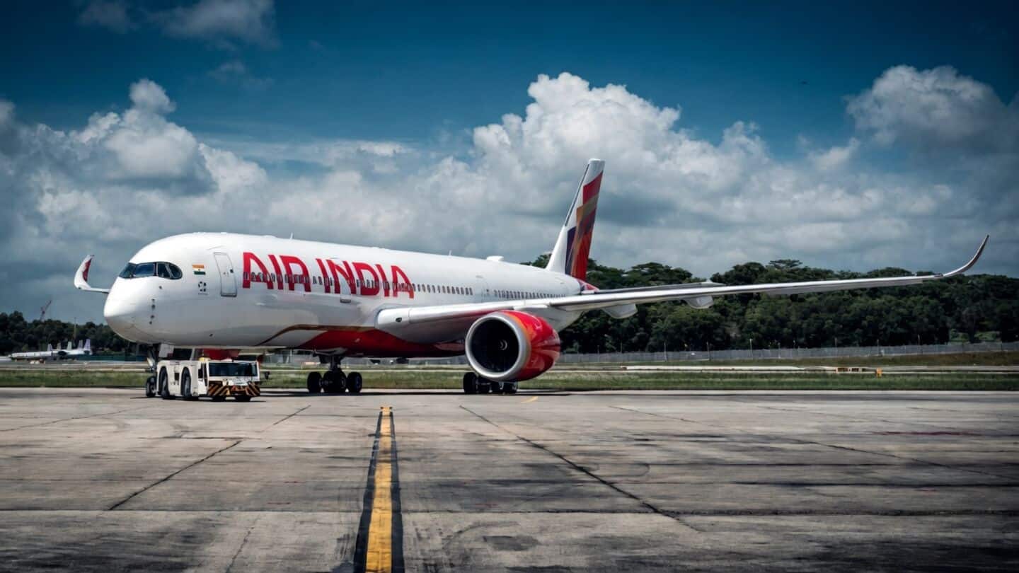 Air India considers 'No meals' domestic tickets to lower fares