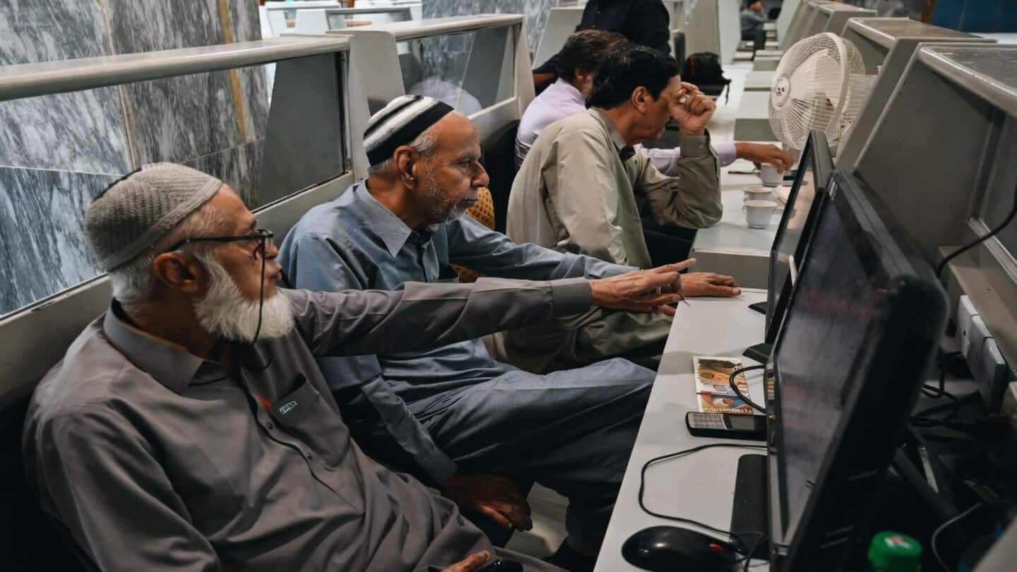PSX KSE-100 plunges over 6,000 points amid US Iran tensions