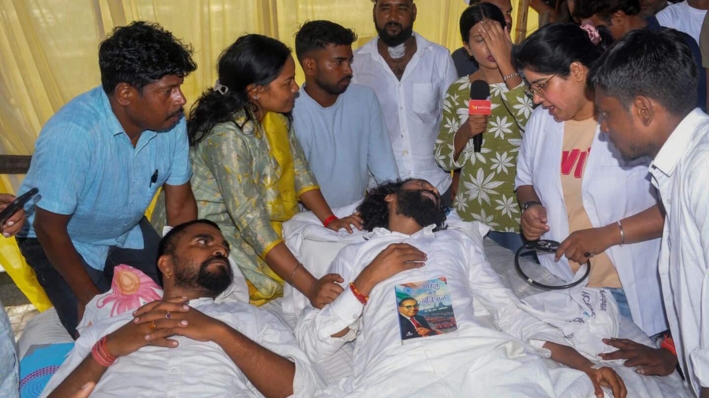 Jharkhand students insist Hemant Soren leads talks with media present