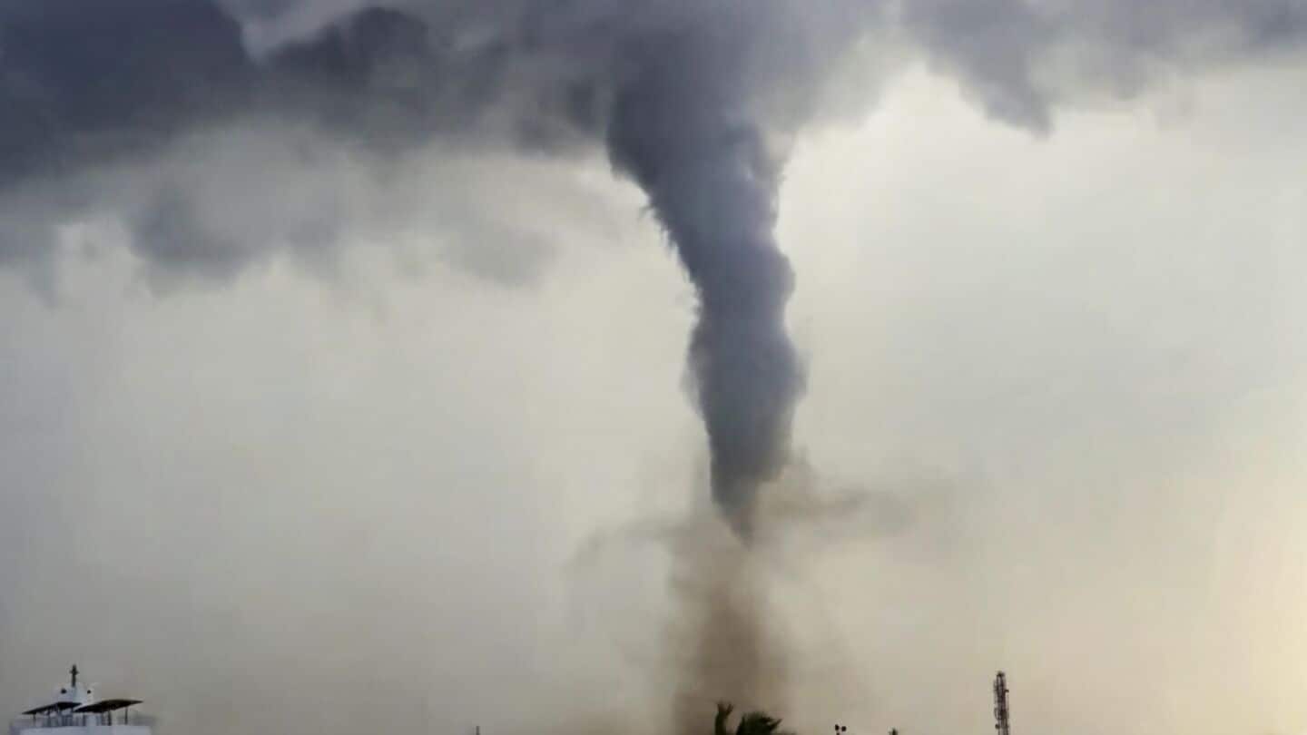 Tornado sweeps through Thoothukudi district in Tamil Nadu, 6 injured