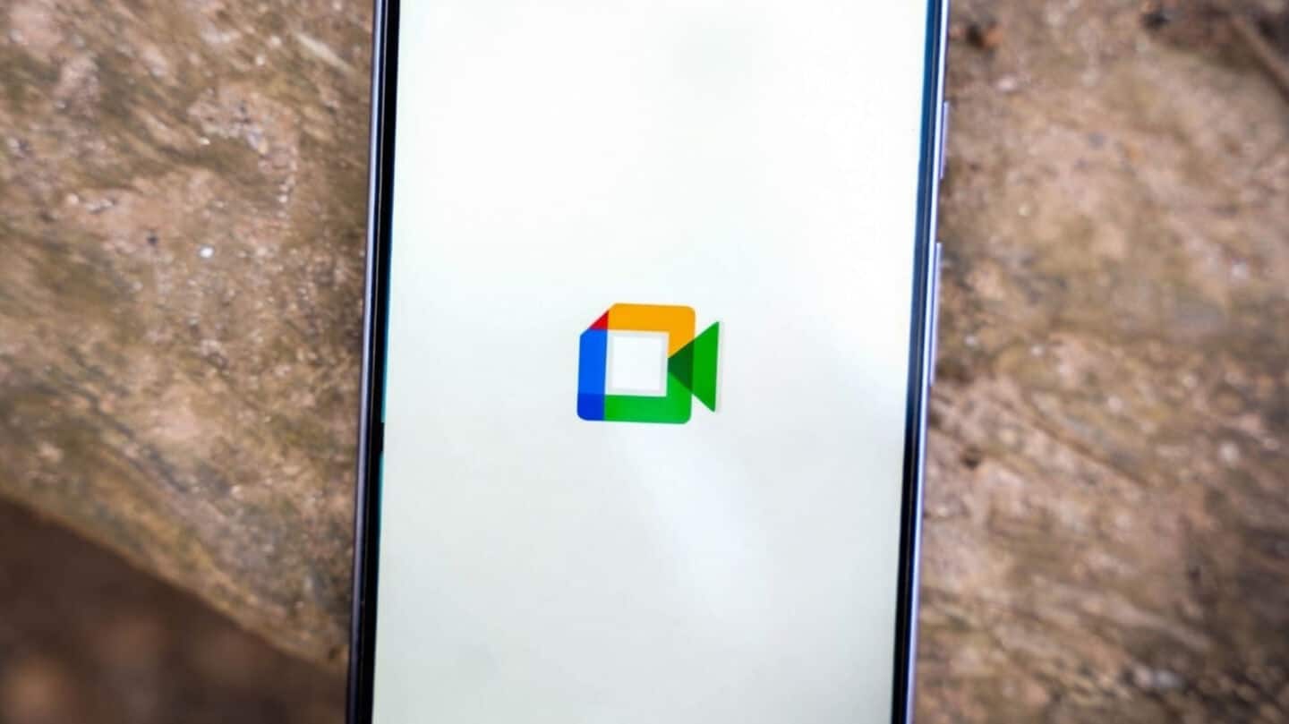 Google rolls out Meet integration to Android Auto car displays