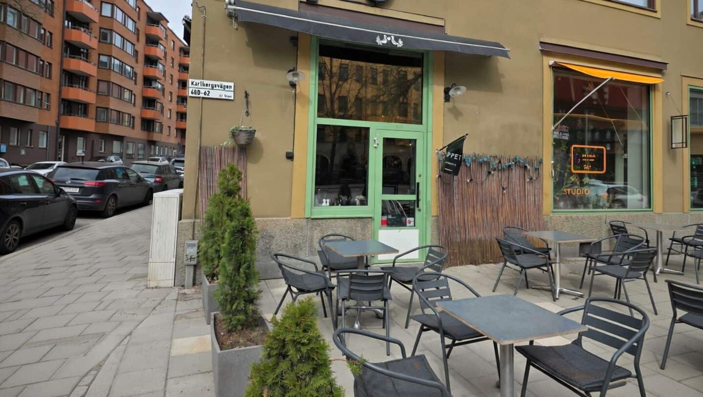 Andon Labs's Mona AI runs Stockholm cafe to test autonomy