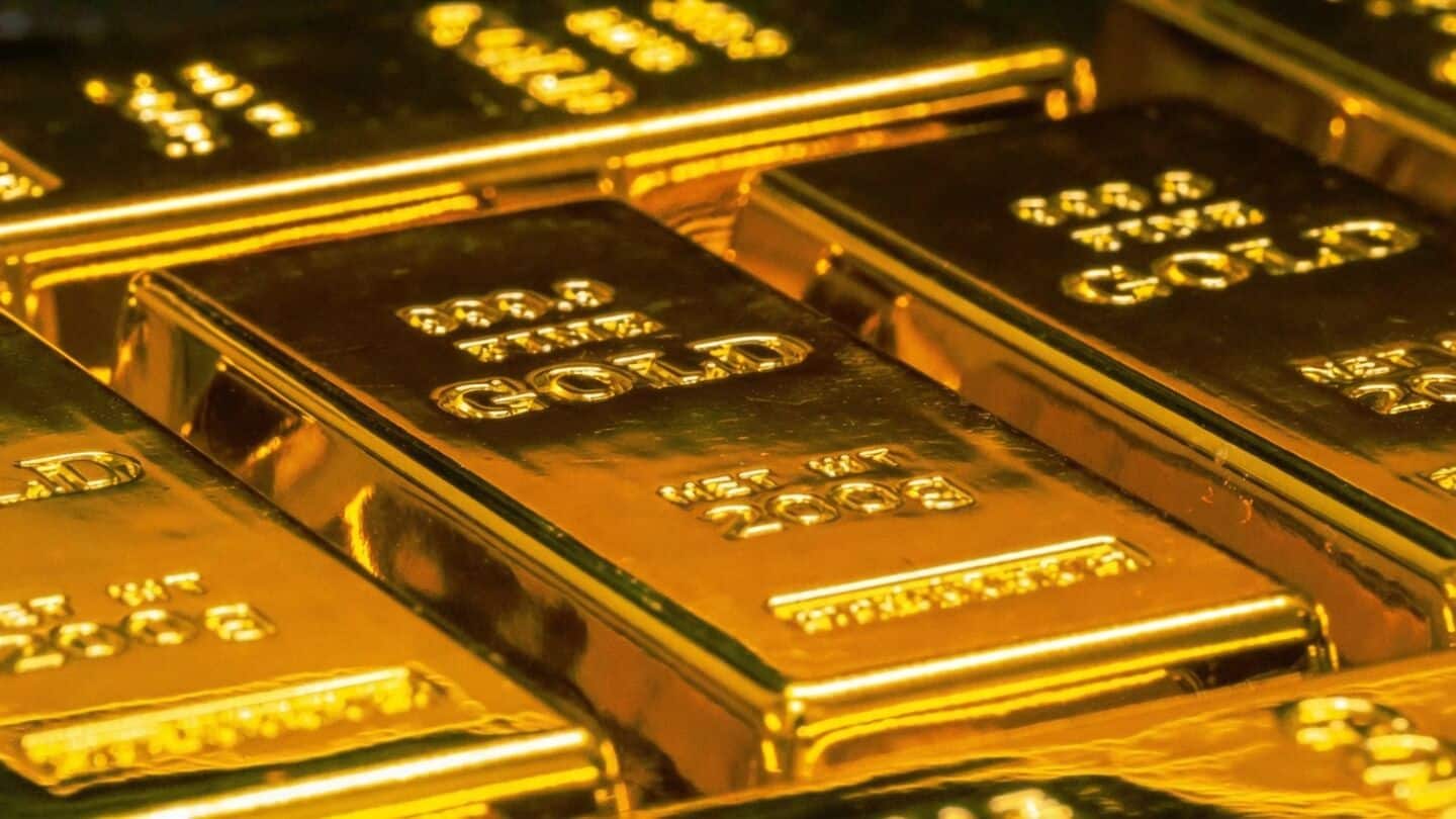 Spot gold rises 0.7% to $4,209.71 after softer US inflation