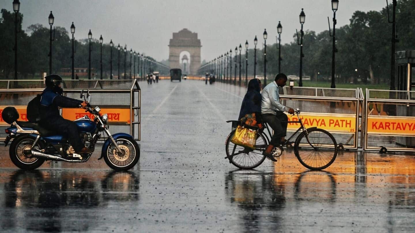 Heavy rain lashes Delhi as IMD forecasts 33°C and thunderstorms