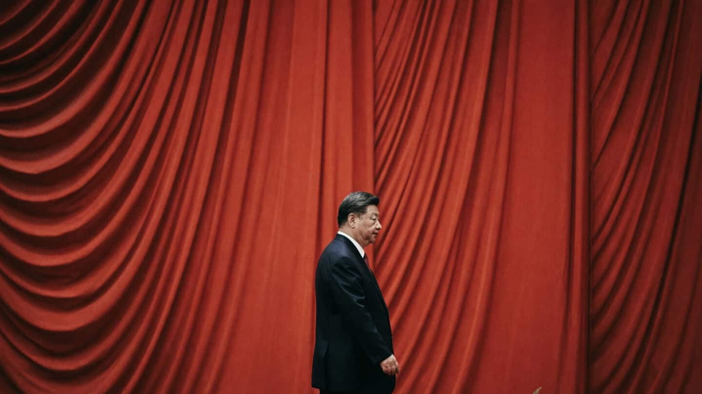 China injects 300B yuan into 8 banks and insurers