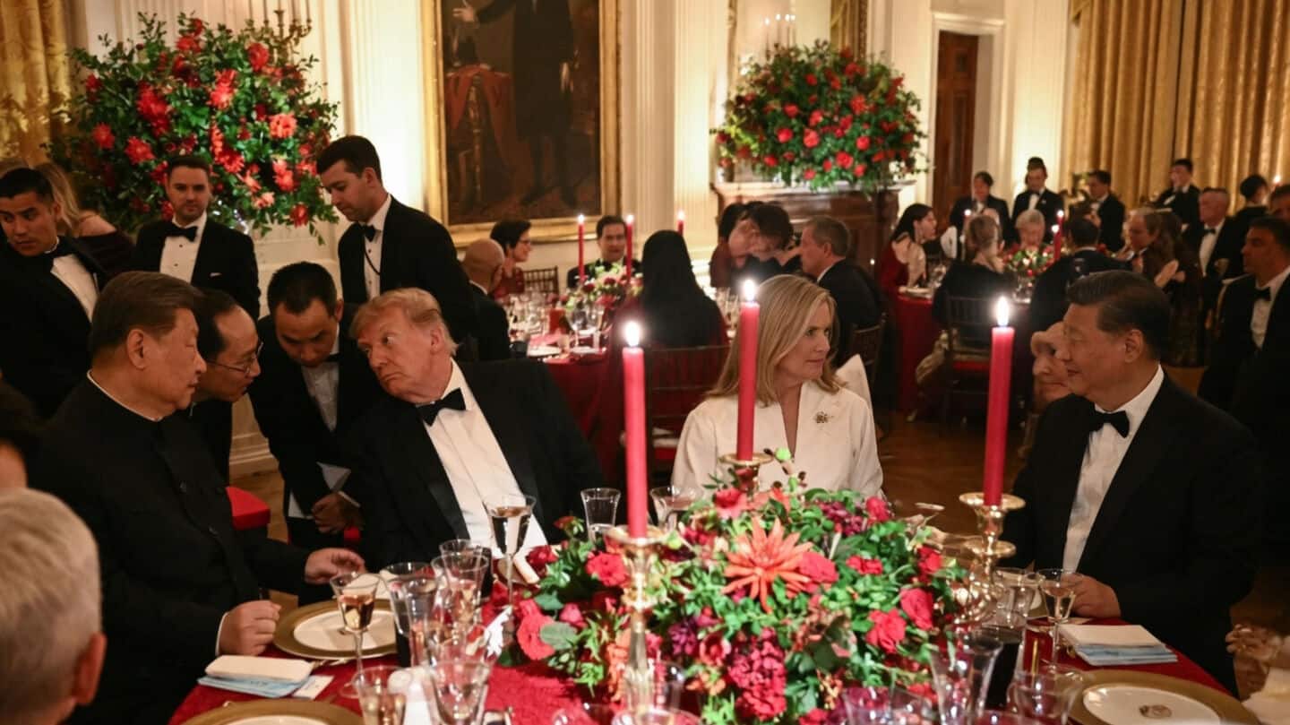 Military chorus sings 'Les Miserables' at White House state dinner