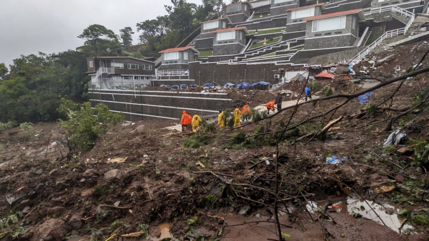 Record rainfall in Maharashtra's Western Ghats and Sahyadri disrupts transport