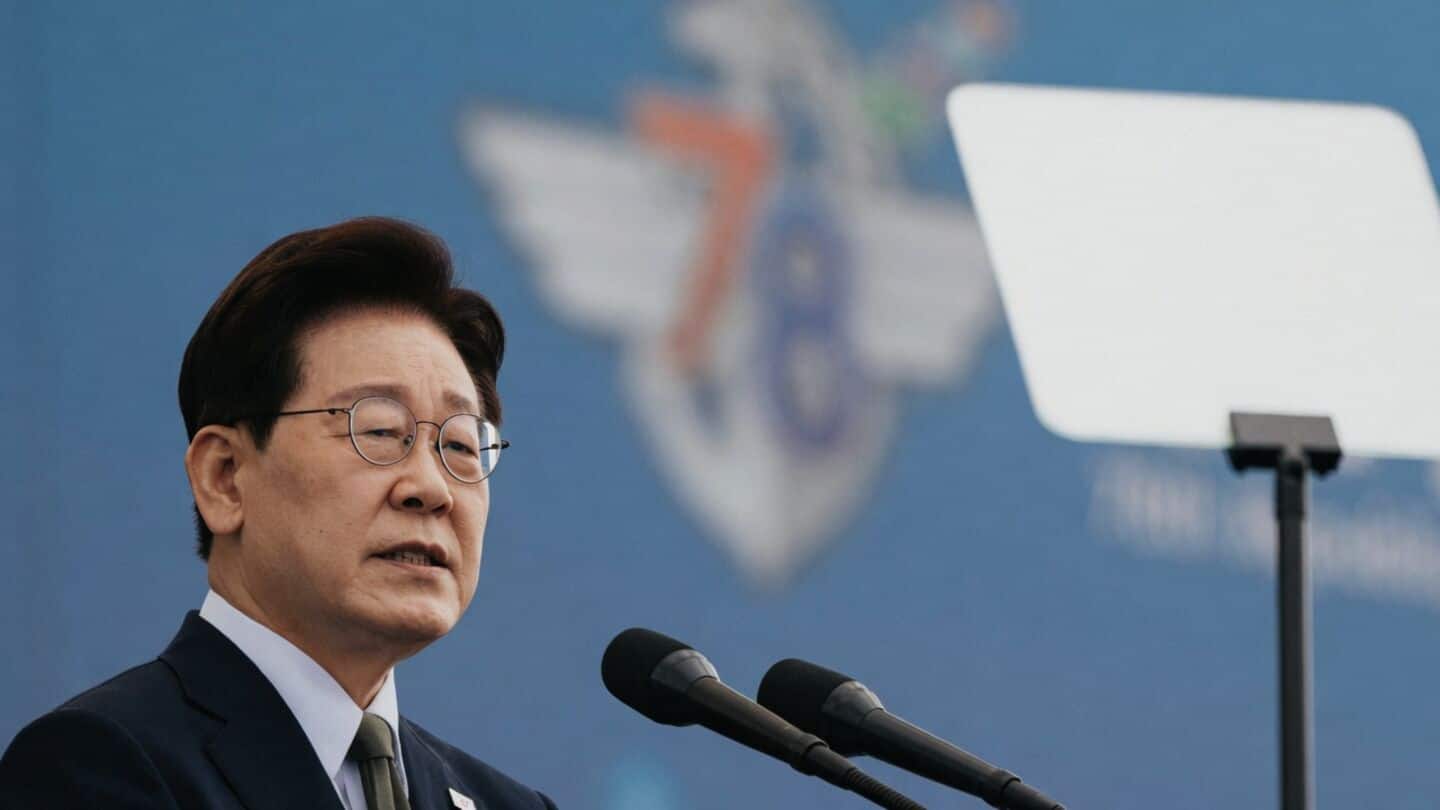 South Korea's 1st successful hypersonic test observed by President Lee