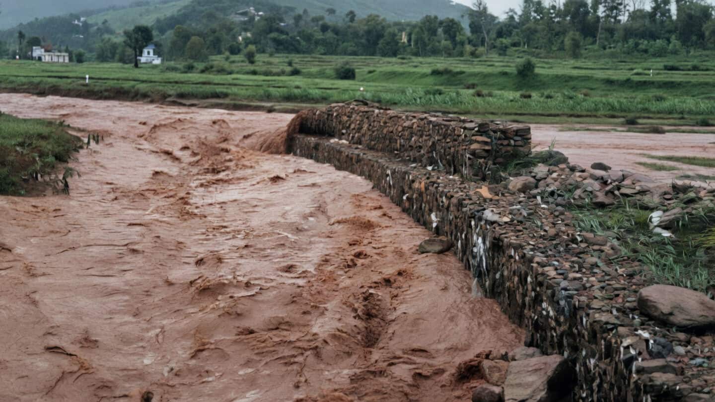 Ari flash floods damage 6 Poonch homes, 25 evacuated