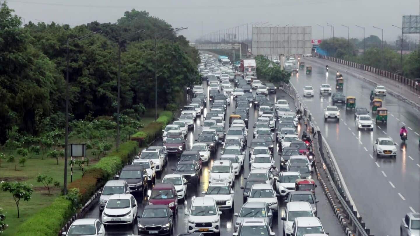 IMD forecasts cloudy Delhi Saturday with light rain, no alert