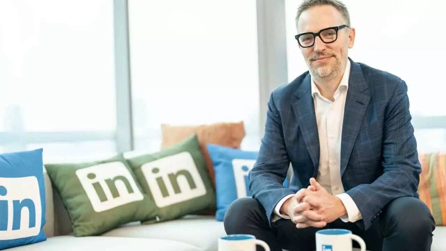 LinkedIn CEO's advice on AI job market disruption