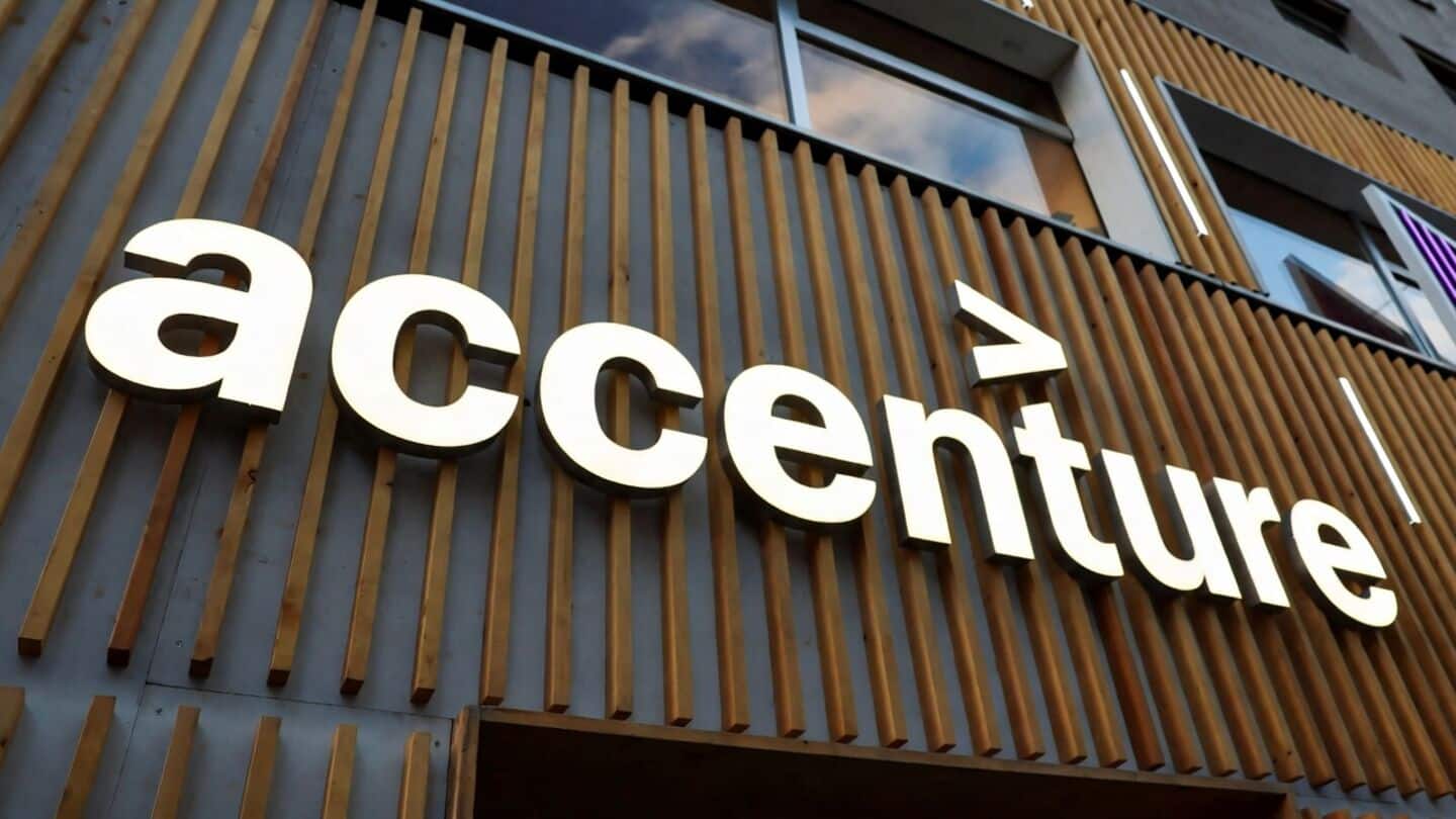 Accenture stock drops 19% to $126.50 after Q4 revenue miss