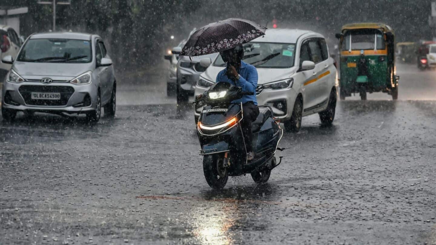 Delhi records 35.3 Celsius high, 26.5 Celsius low, light rain