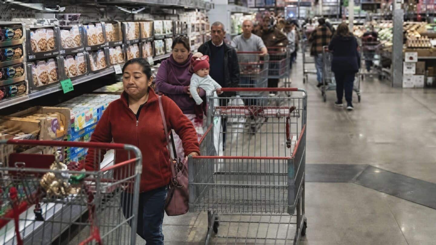 US consumer confidence inches up as gas falls below $4