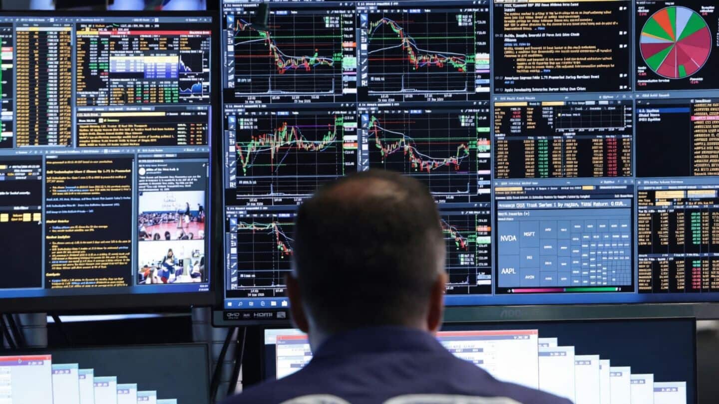 AI companies face compressed valuations despite analysts' expected earnings growth