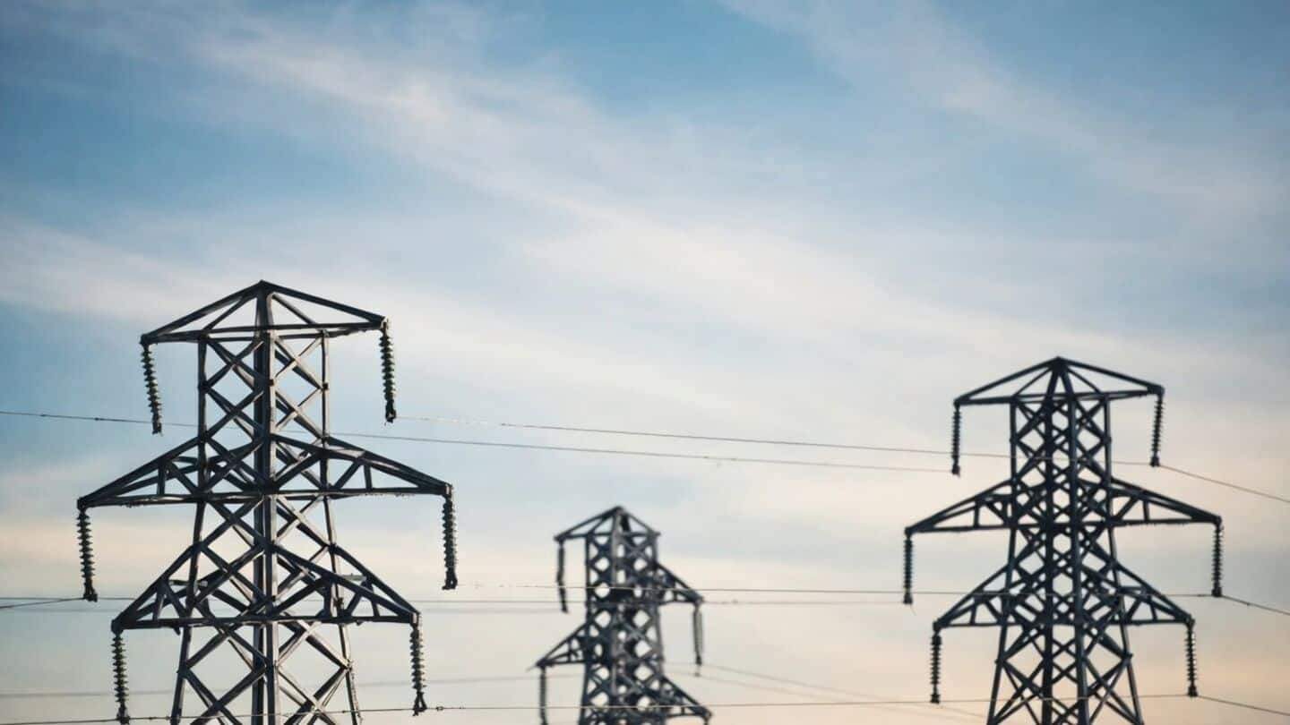 Adani Power plans 15,000 cr raise for 45 GW expansion