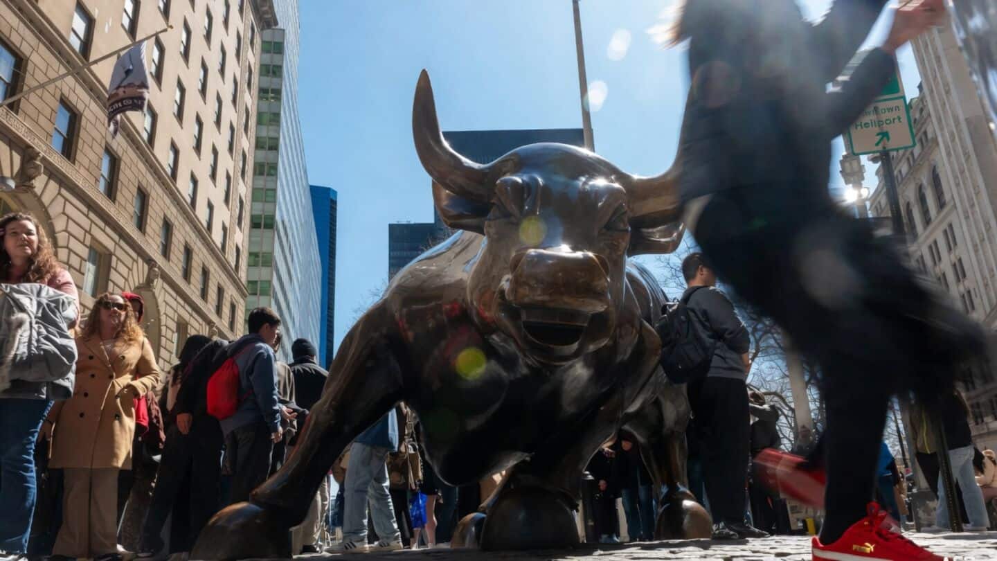 Wall Street pours massive cash into AI amid bubble worries
