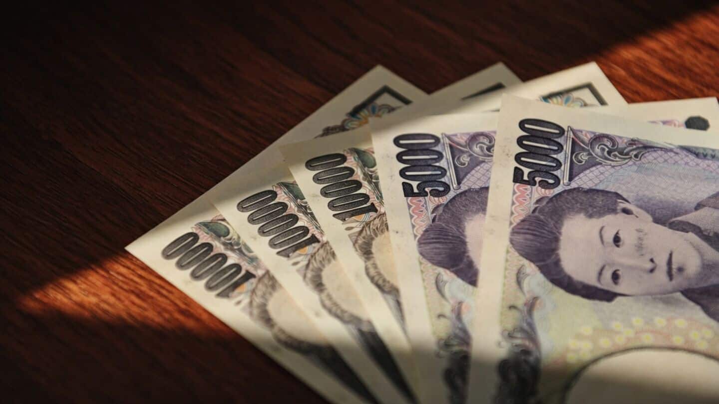 Yen weakens past 160 per dollar after Kevin Warsh signal