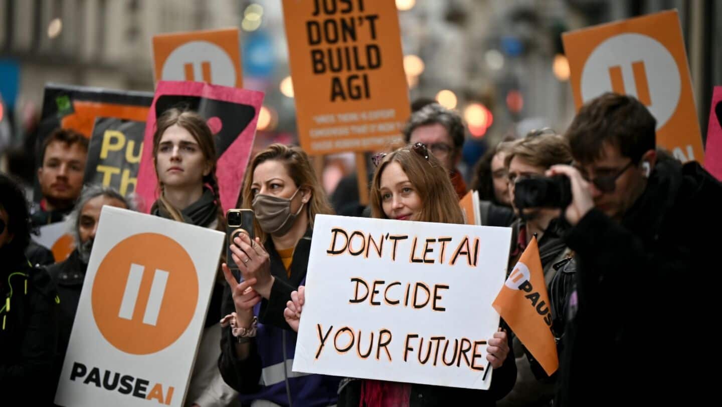 OpenAI backs SB 3444, Anthropic opposes liability shield in Illinois