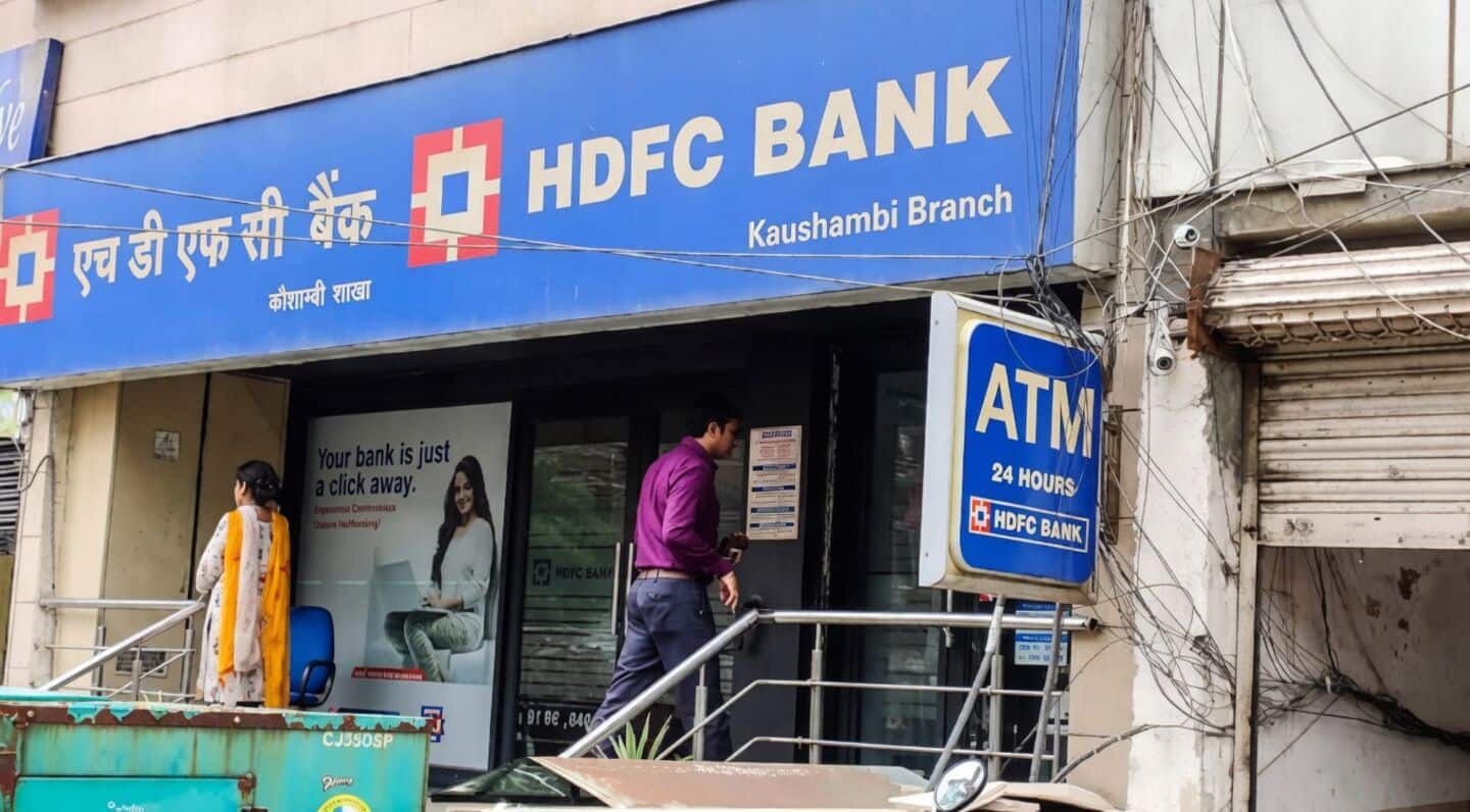 HDFC Bank shares slide 2% to ₹714 after Q2 results