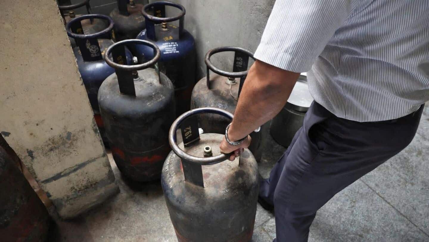 LPG crisis: 50% restaurants in Mumbai may shut soon
