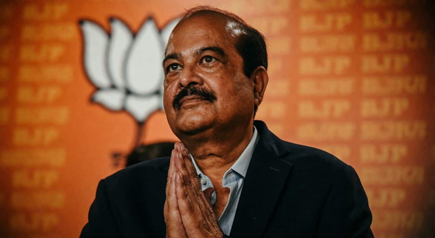 BJP MP Harsh Mahajan rushed to hospital at Shimla protest
