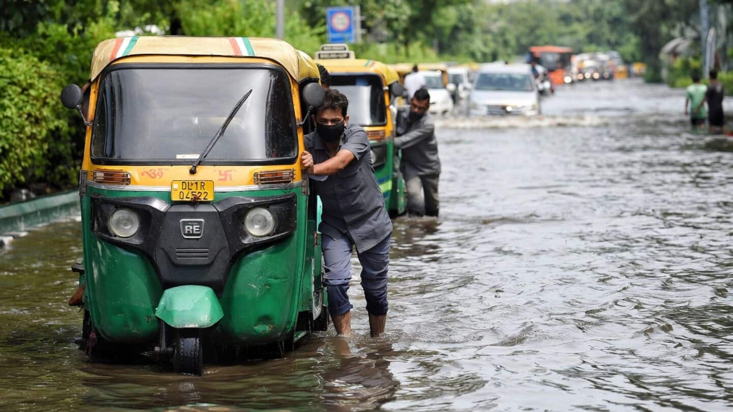Delhi-NCR rain causes waterlogging and traffic, IMD issues red alert