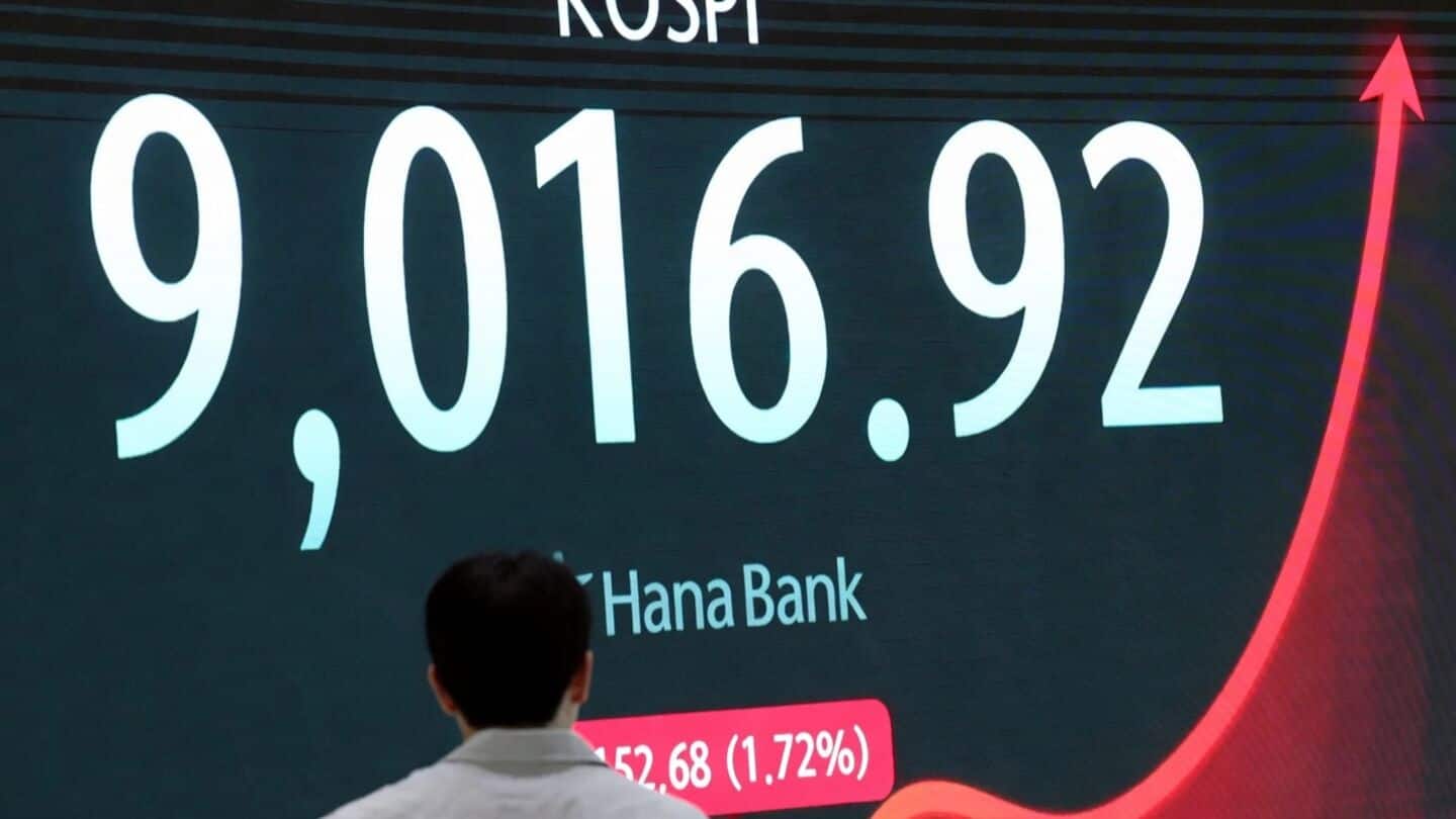 कोस्पी 10 फीसदी गिरने के बाद 4.1 फीसदी की बढ़त के साथ की वापसी