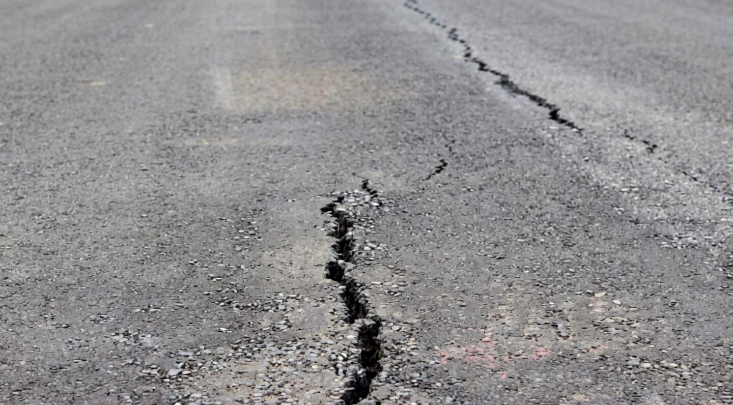 Fresh cracks reappear on Unnao Ganga Expressway after NHAI patch