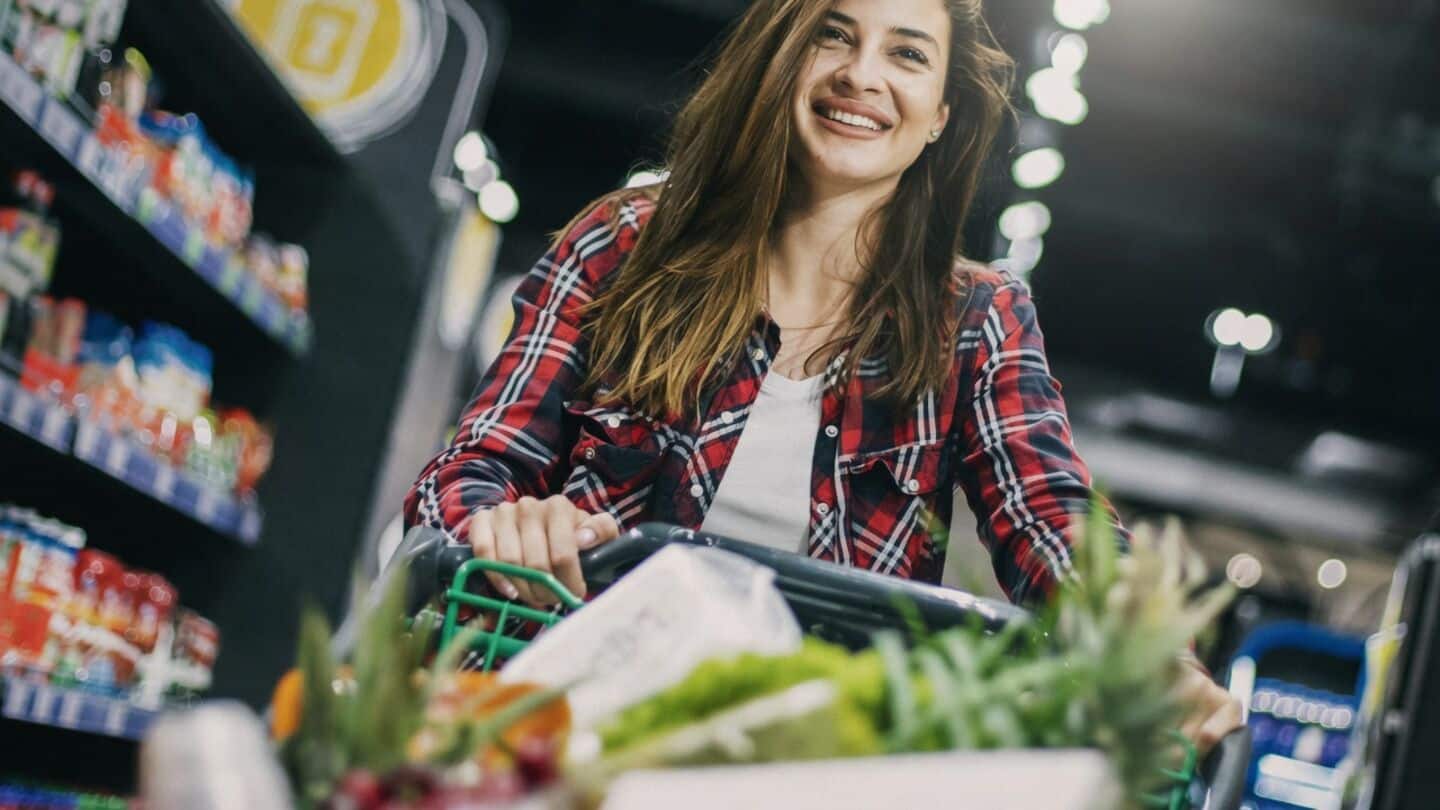 University of Michigan survey finds US consumer sentiment falls sharply