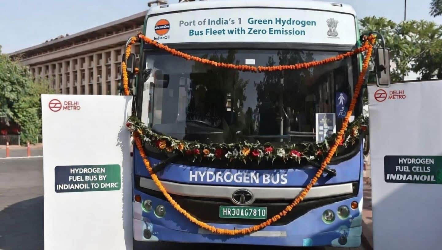 Delhi Metro, Indian Oil launch hydrogen shuttles in Central Vista