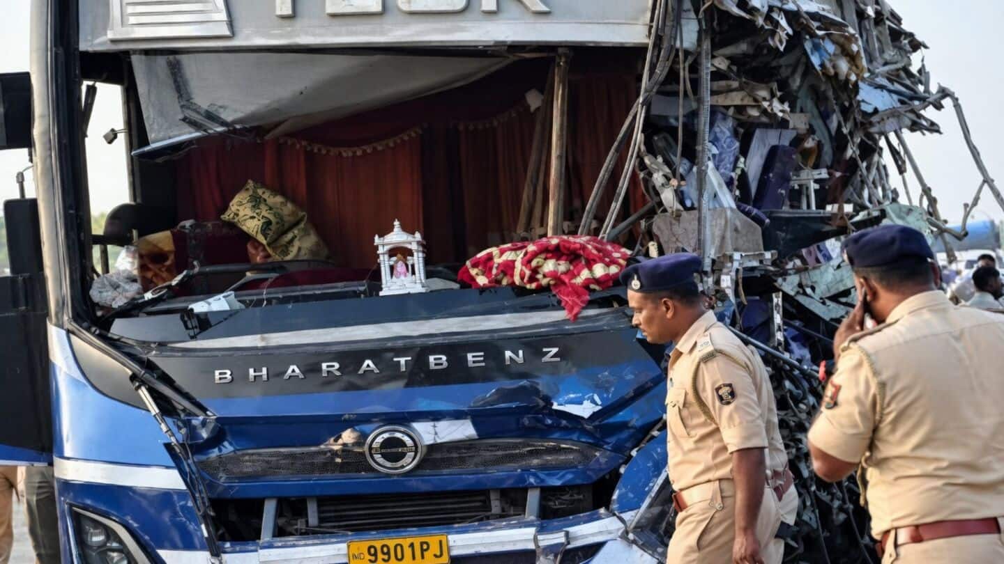 Gorakhpur Link Expressway bus crash kills 4, injures 4
