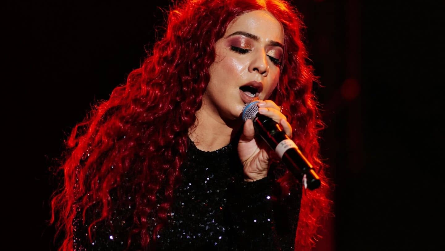 Sandlas pauses Dehradun university show after barriers break, fans fall