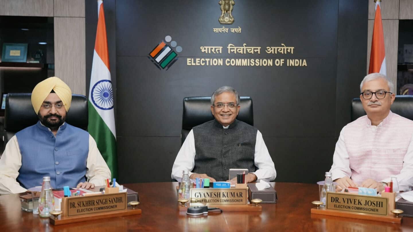 Two ECI commissioners raised 14 objections to SIR electoral rolls