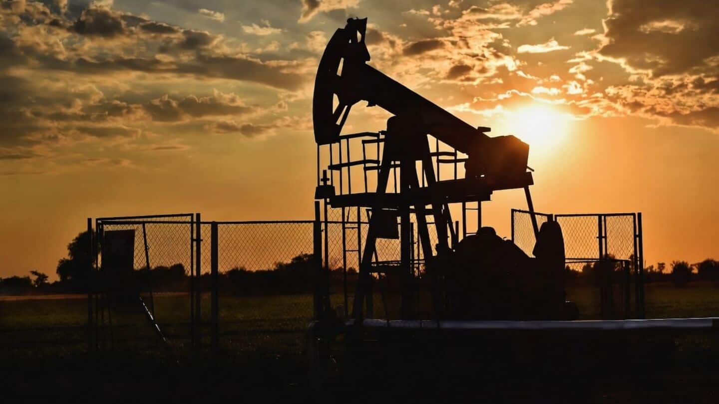 US retaliation against Iran sends oil over 4% near $87.50