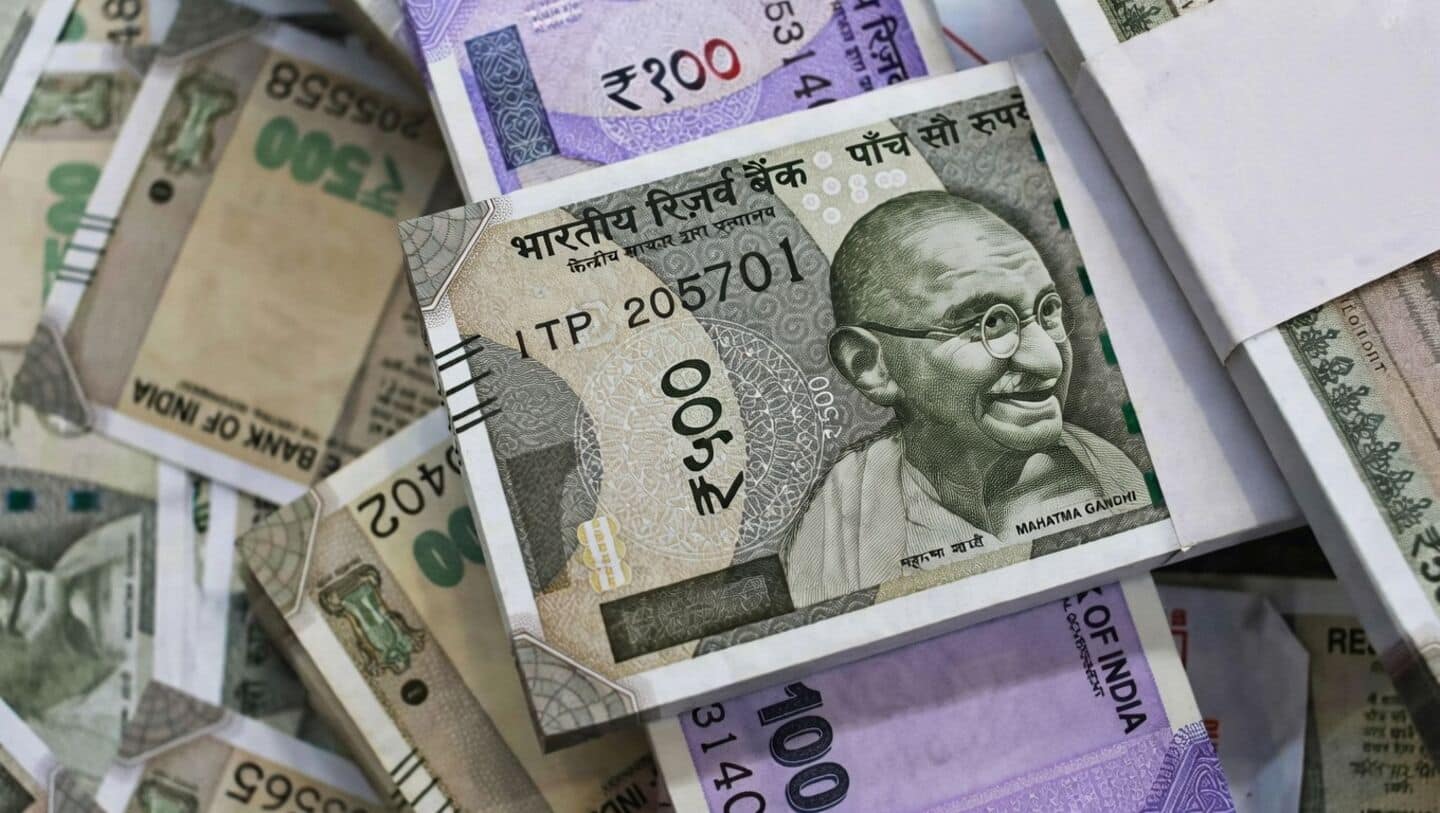 India's invisible receipts surge 56% to $464bn, RBI says