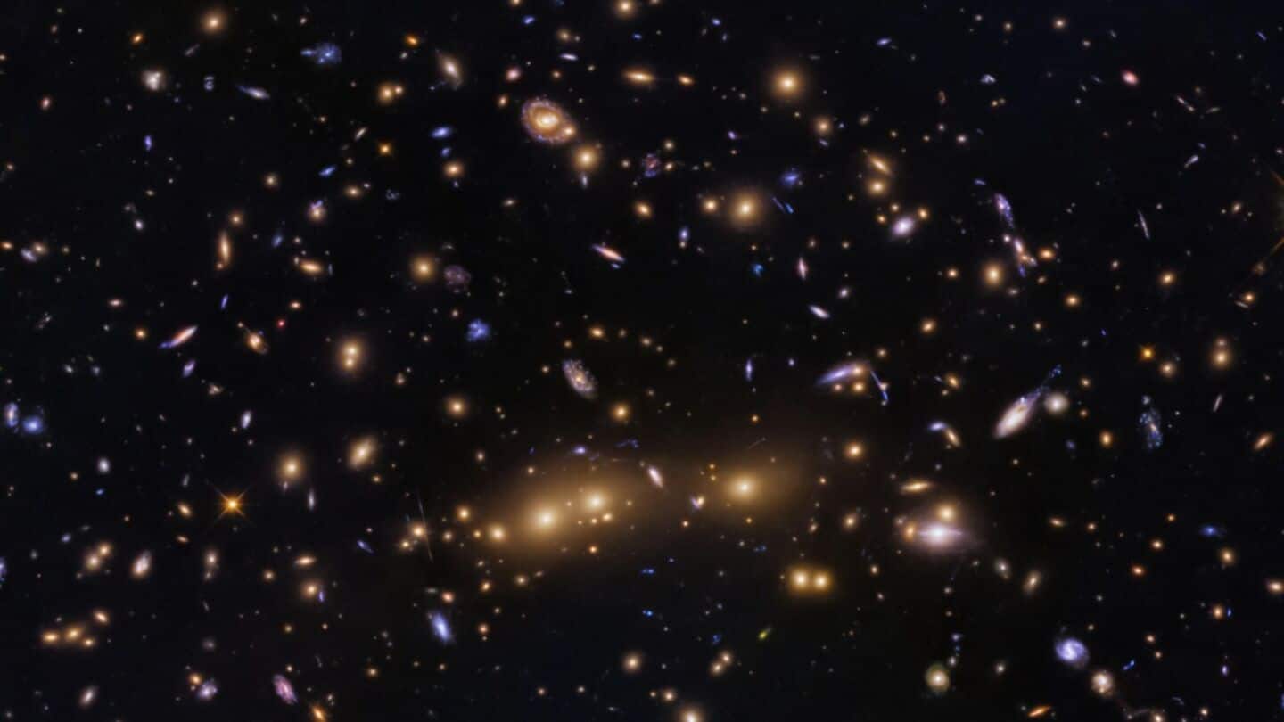 NASA releases new Hubble image of merging clusters CL0016+1609
