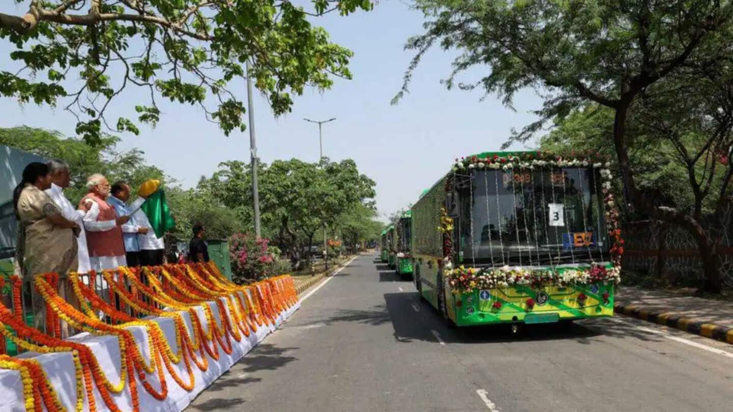 Saheli Smart Cards enable free bus rides for Delhi women