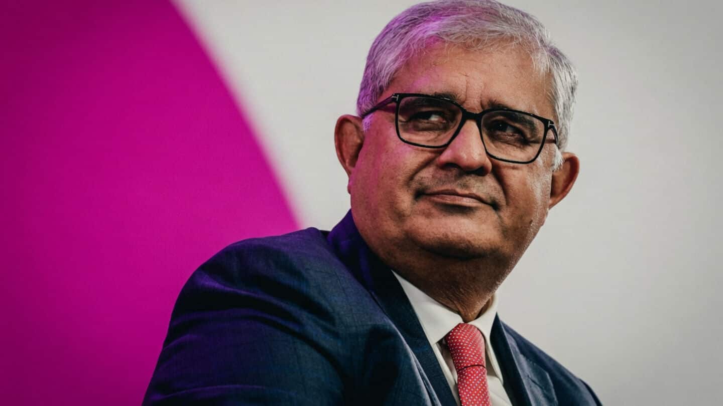 Axis Bank opened about 400 branches despite 3% staff drop