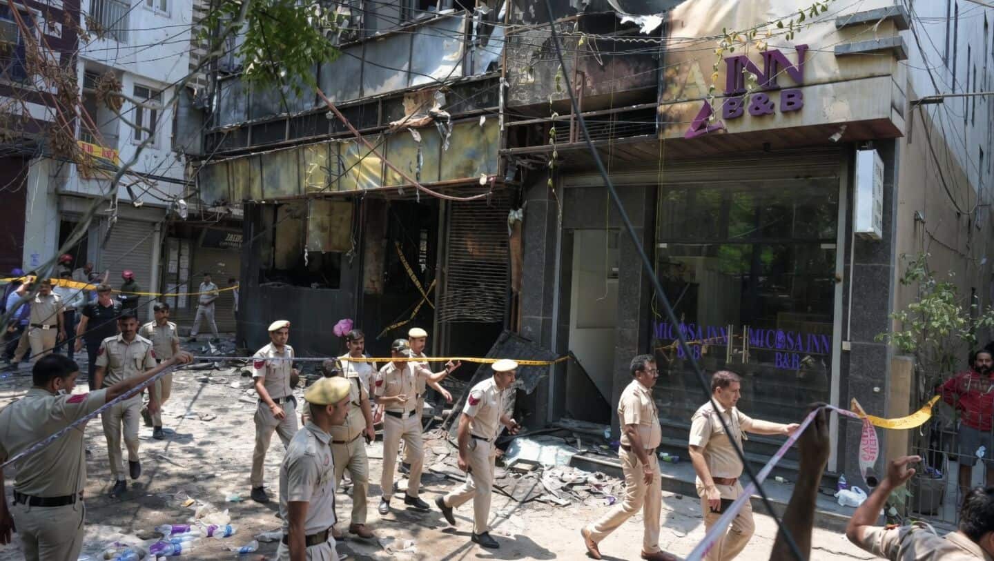 Flourish stays B and B fire kills 22 in Saket